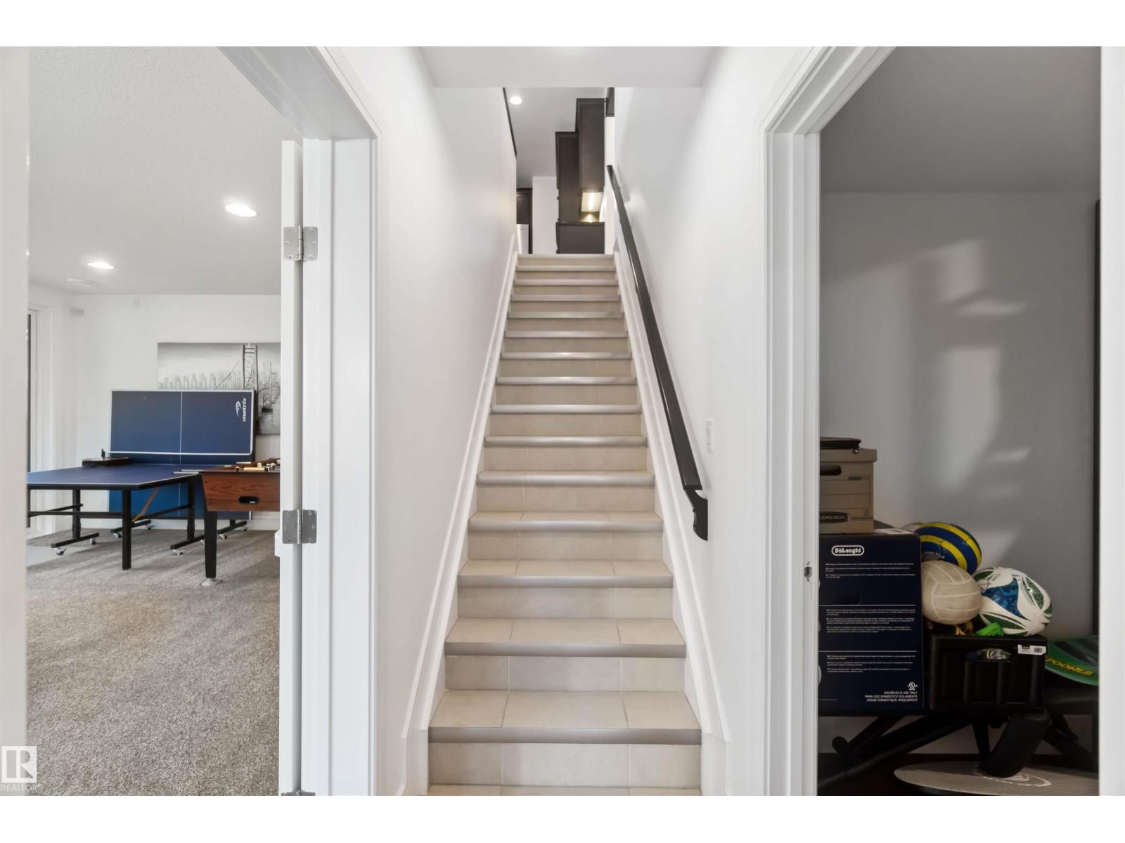 4 GRENFELL AV, St. Albert