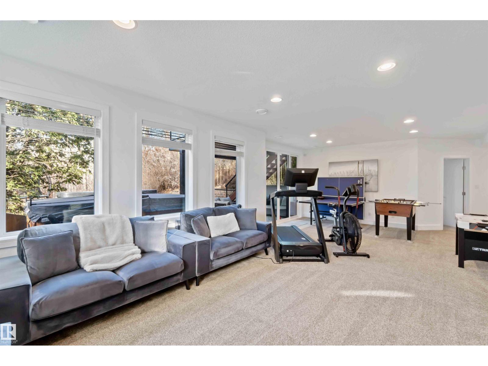 4 GRENFELL AV, St. Albert