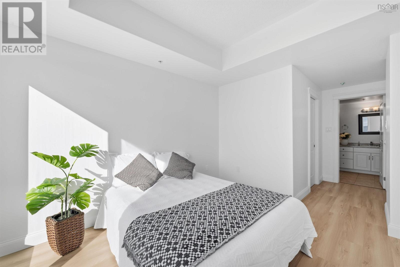 Property 23 of 29 of 1006 60 Walter Havill Drive