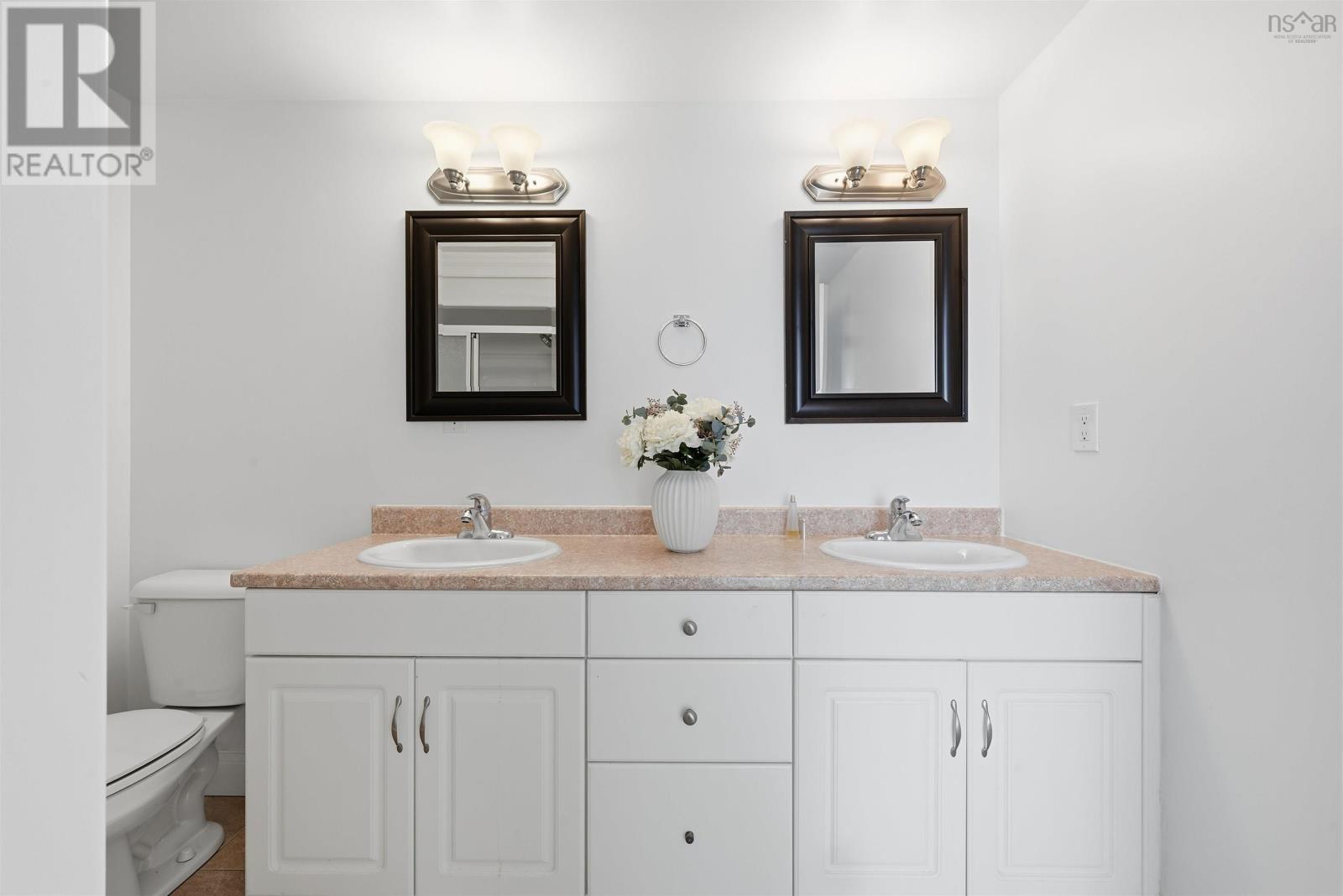 Property 25 of 29 of 1006 60 Walter Havill Drive