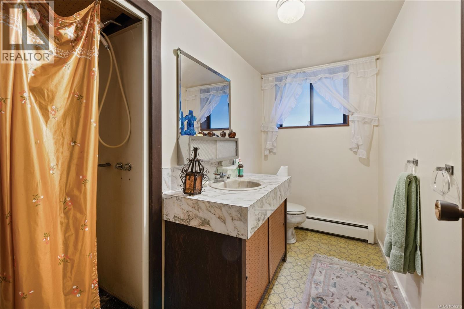 5621 Hammond Bay Rd, Nanaimo