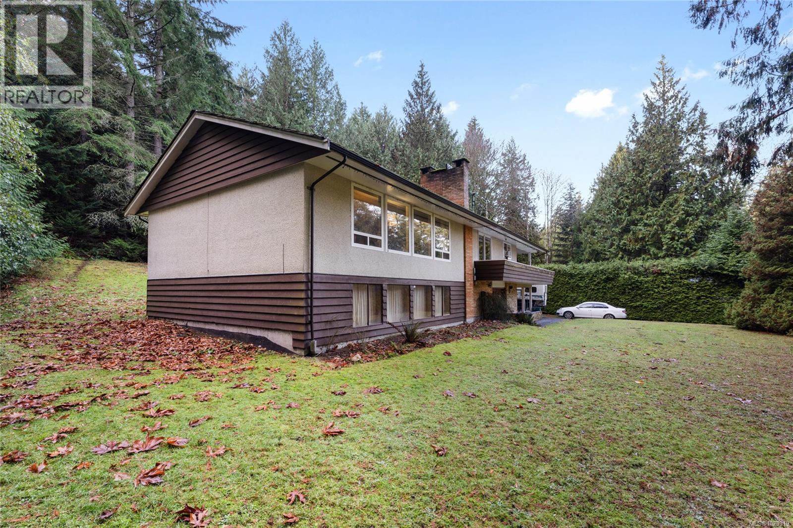 5621 Hammond Bay Rd, Nanaimo