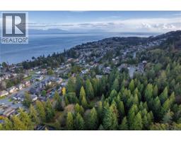 5611 Hammond Bay Rd, Nanaimo, BC V9T5N2 Photo 8