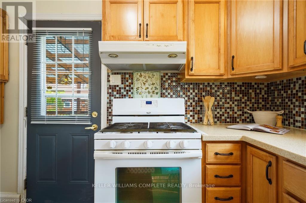 Single Family House for Sale in  MONTROSE AVENUE Hamilton (Rosedale) 