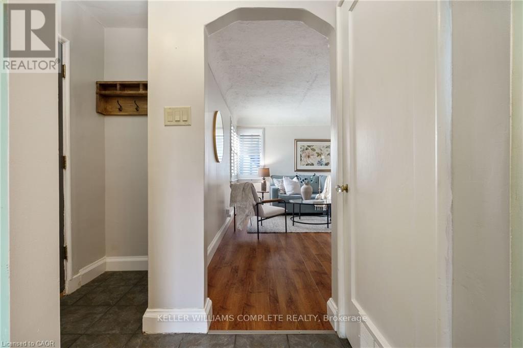 Single Family House for Sale in  MONTROSE AVENUE Hamilton (Rosedale) 