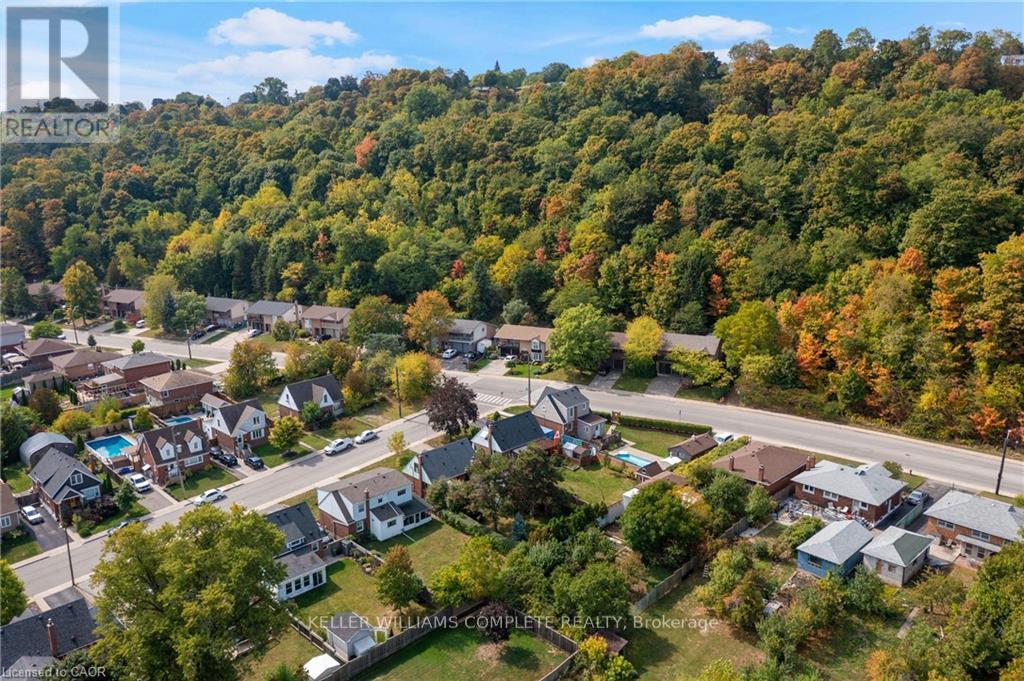 Single Family House for Sale in  MONTROSE AVENUE Hamilton (Rosedale) 