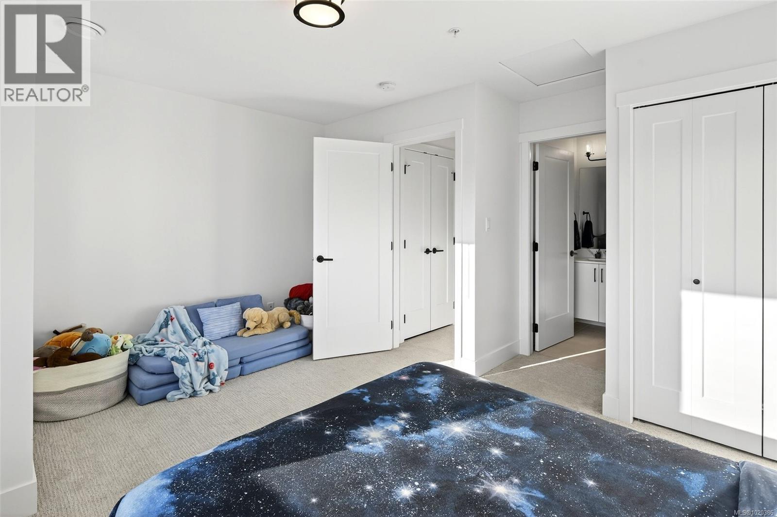 21 255 Caspian Dr, Colwood