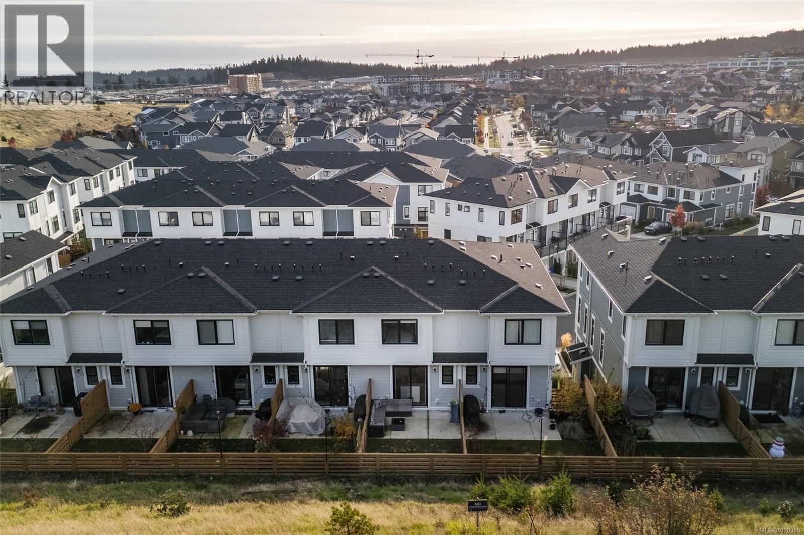 21 255 Caspian Dr, Colwood