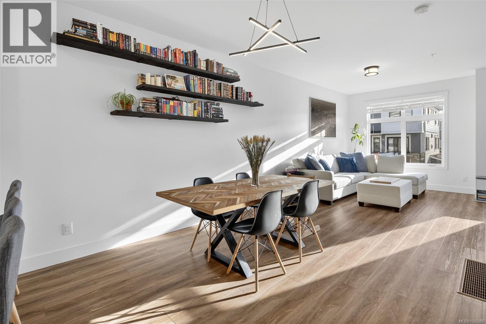 21 255 Caspian Dr, Colwood