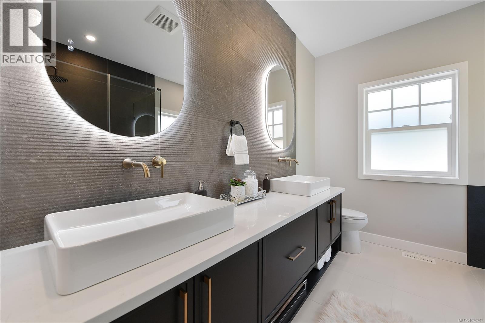 6983 Hagan Rd, Central Saanich