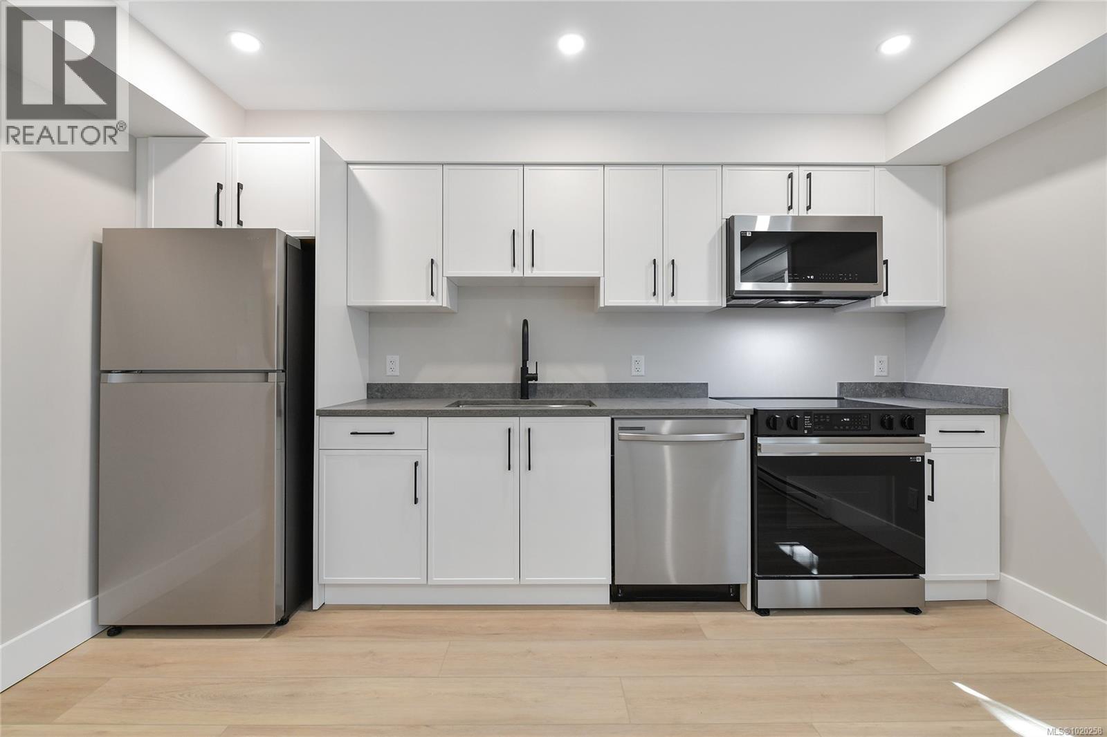 6983 Hagan Rd, Central Saanich