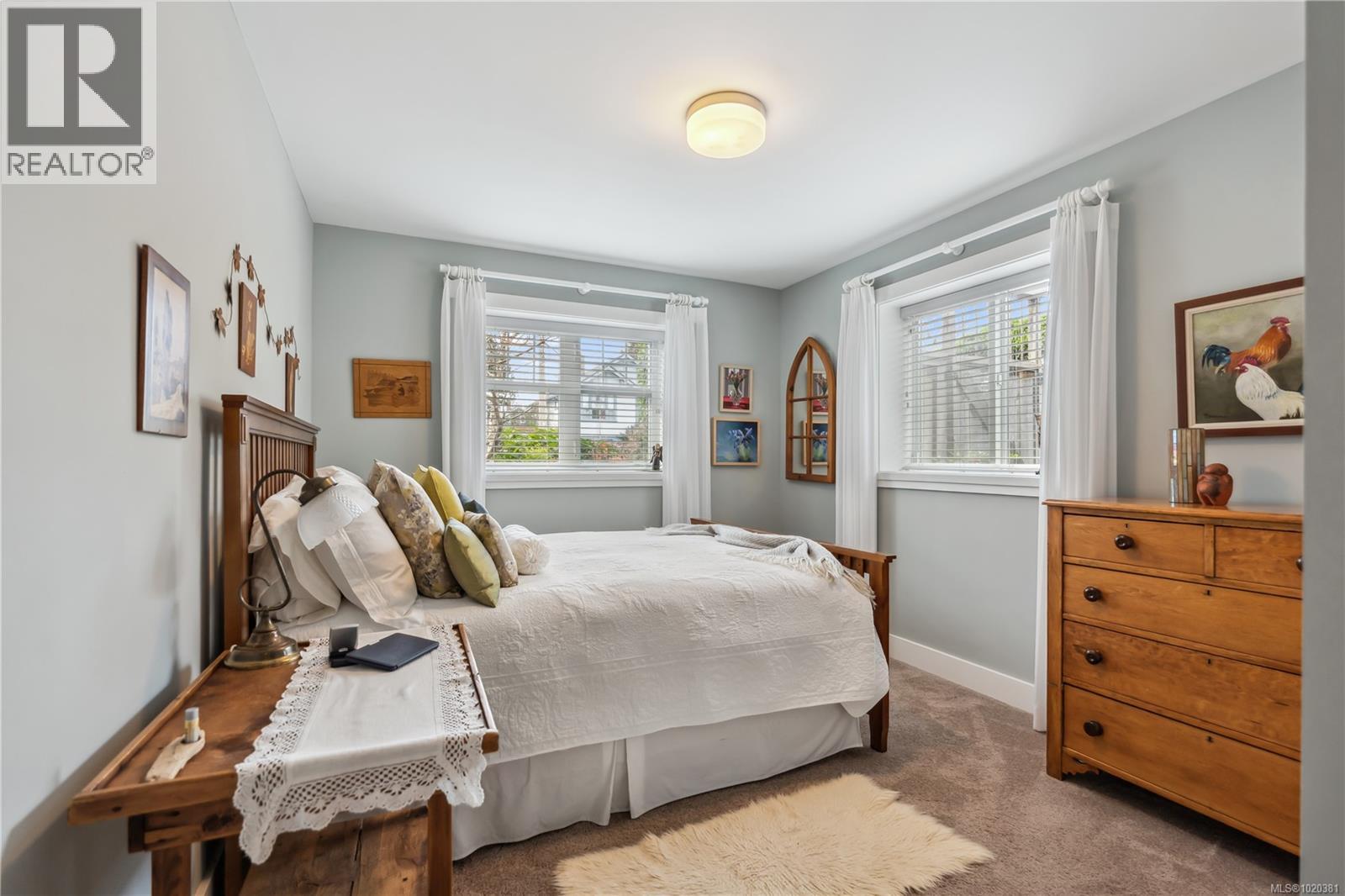 2443 Florence St, Oak Bay