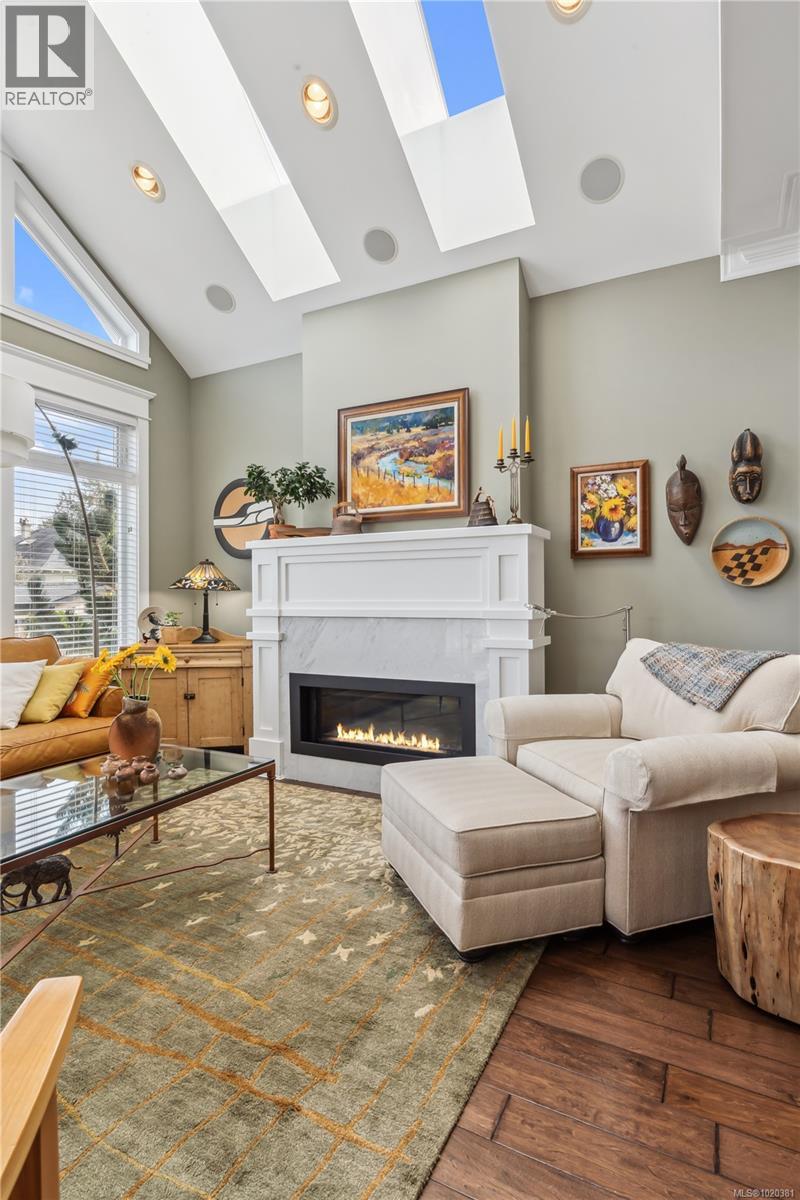 2443 Florence St, Oak Bay