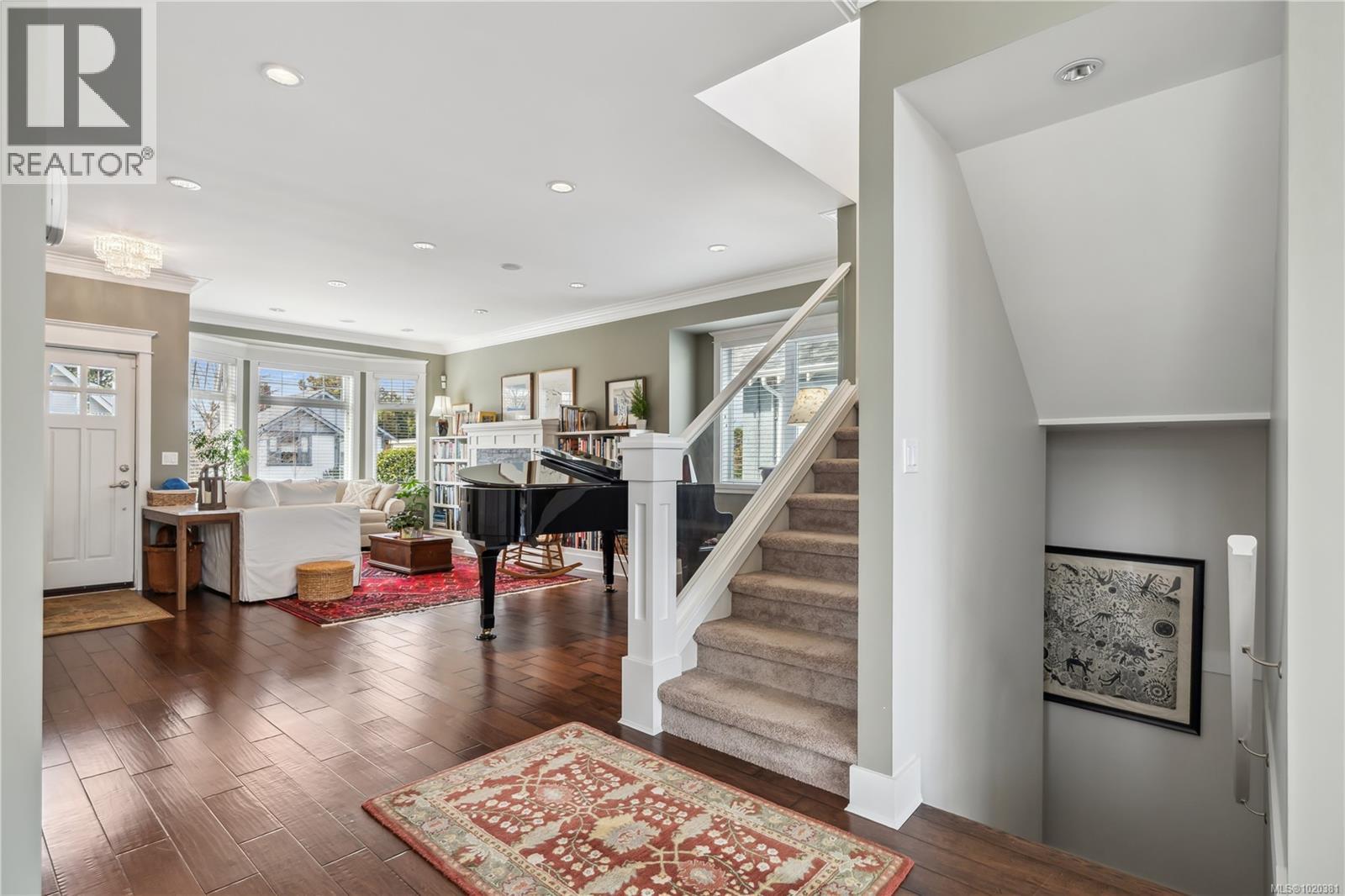 2443 Florence St, Oak Bay