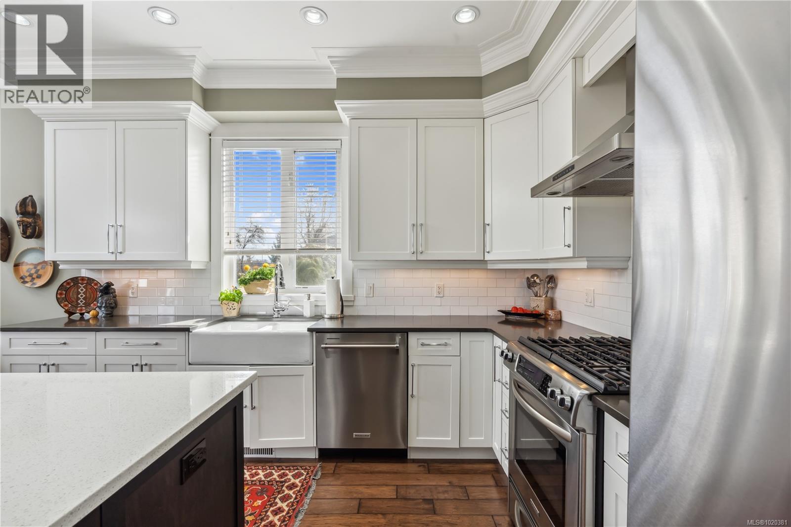 2443 Florence St, Oak Bay