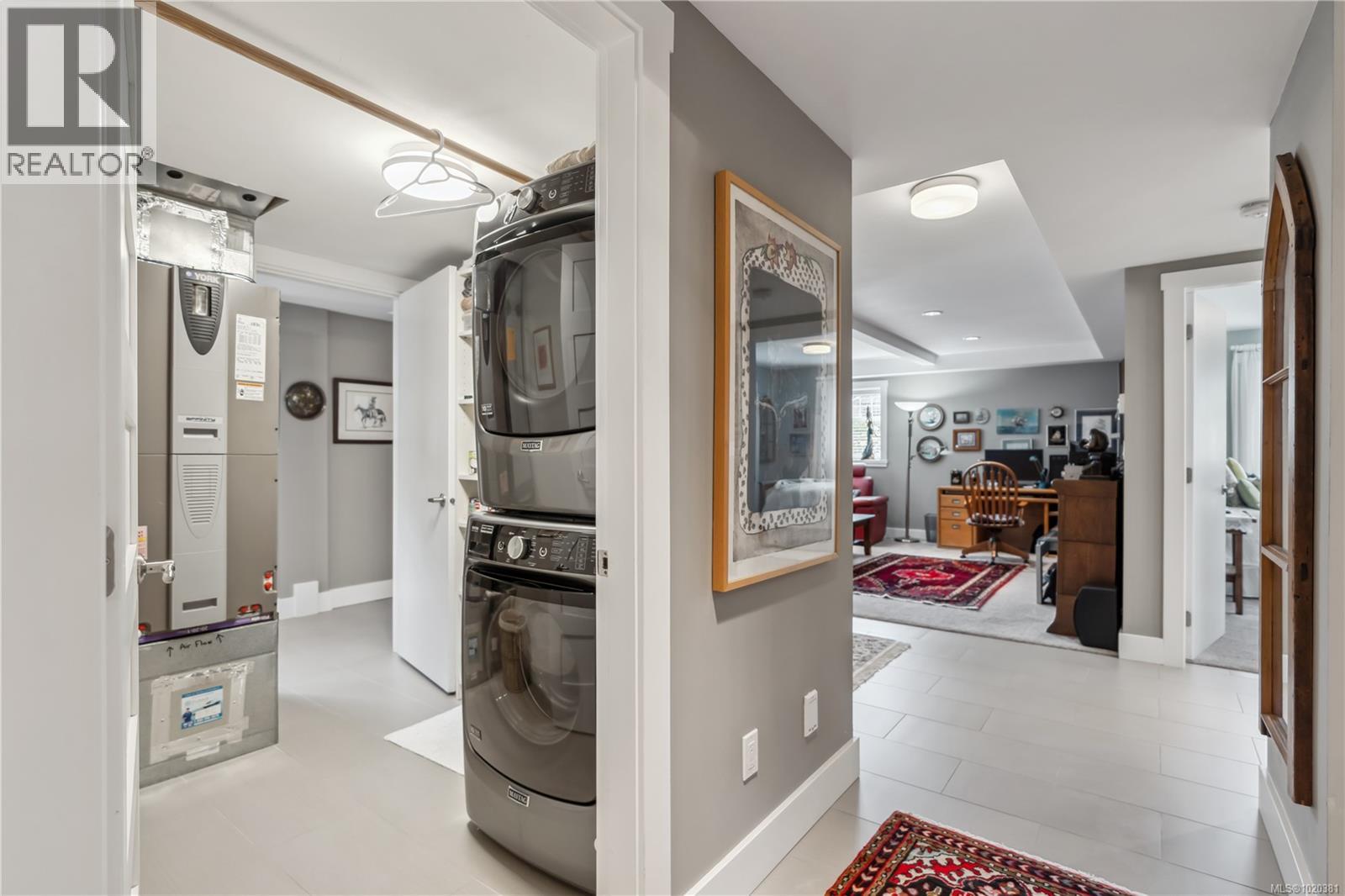 2443 Florence St, Oak Bay