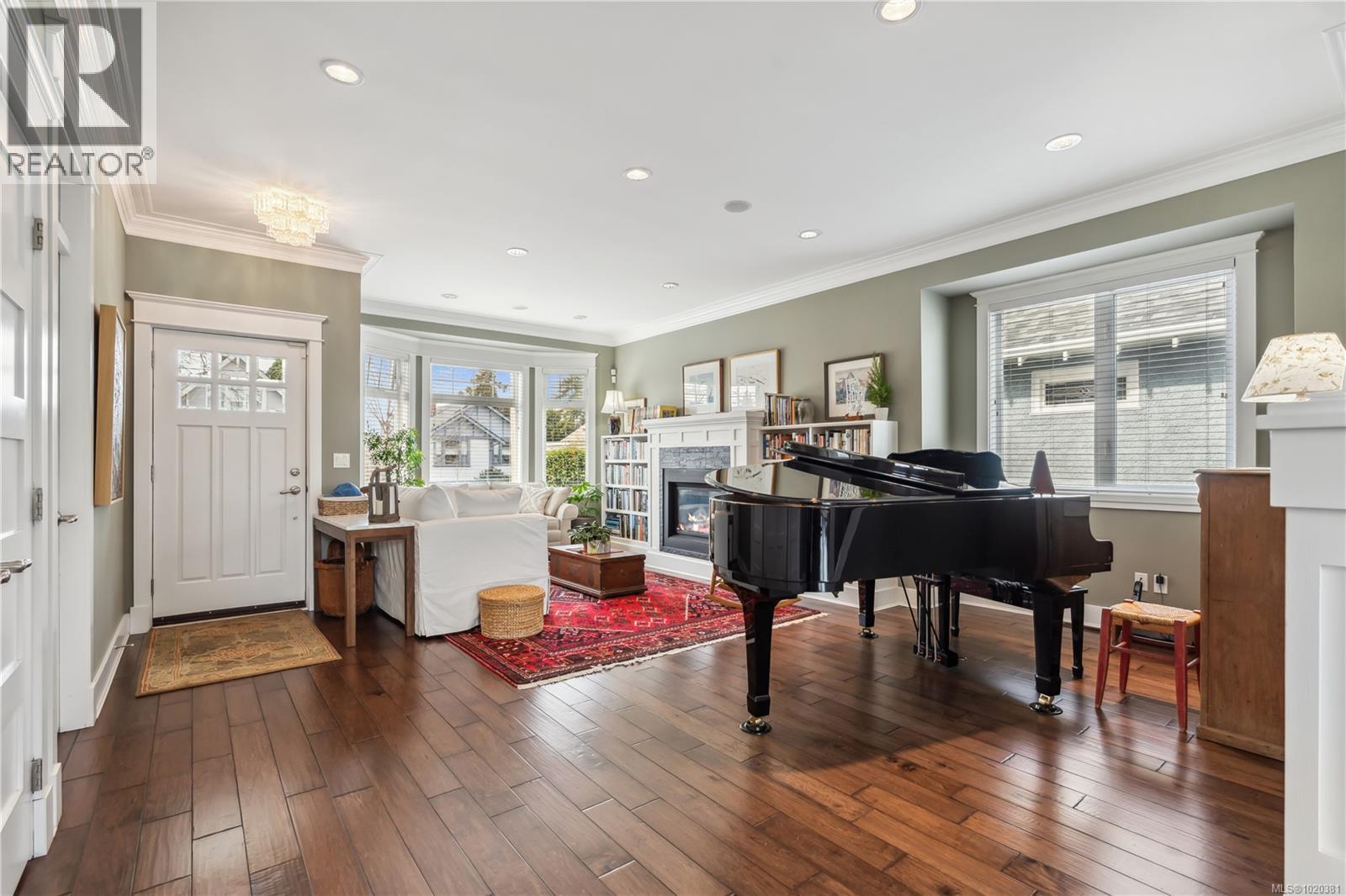 2443 Florence St, Oak Bay