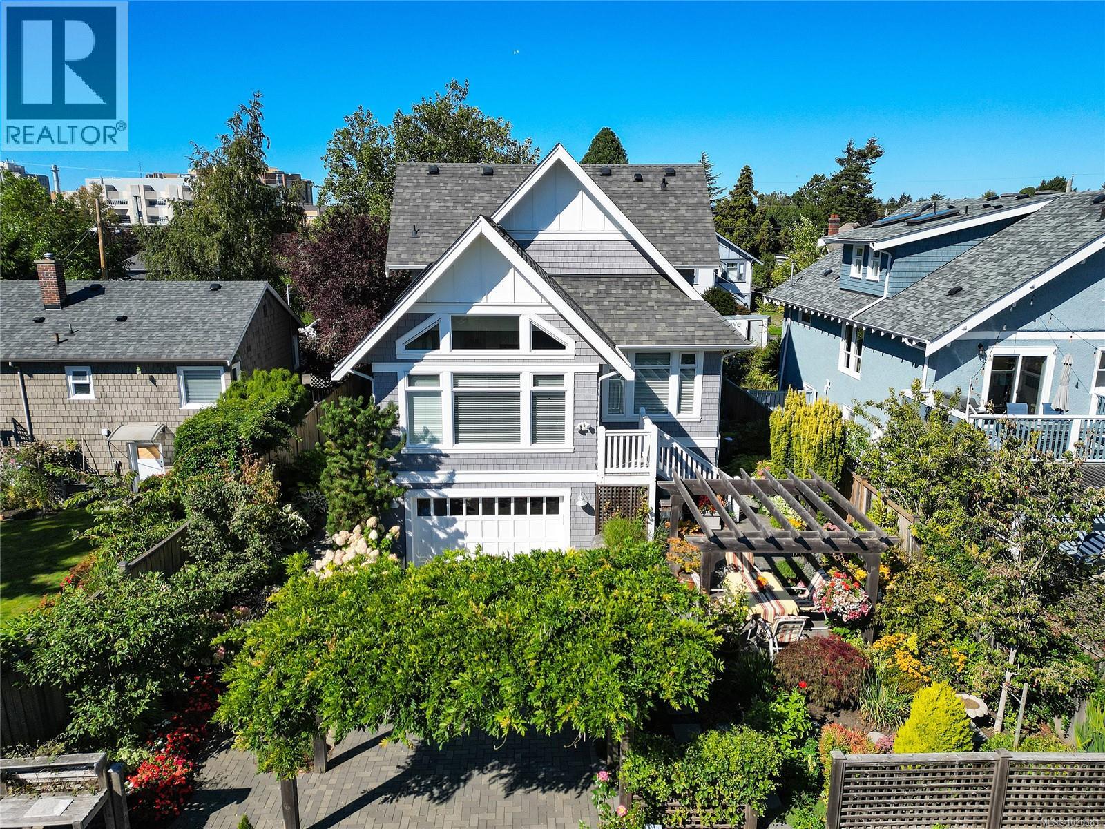 2443 Florence St, Oak Bay
