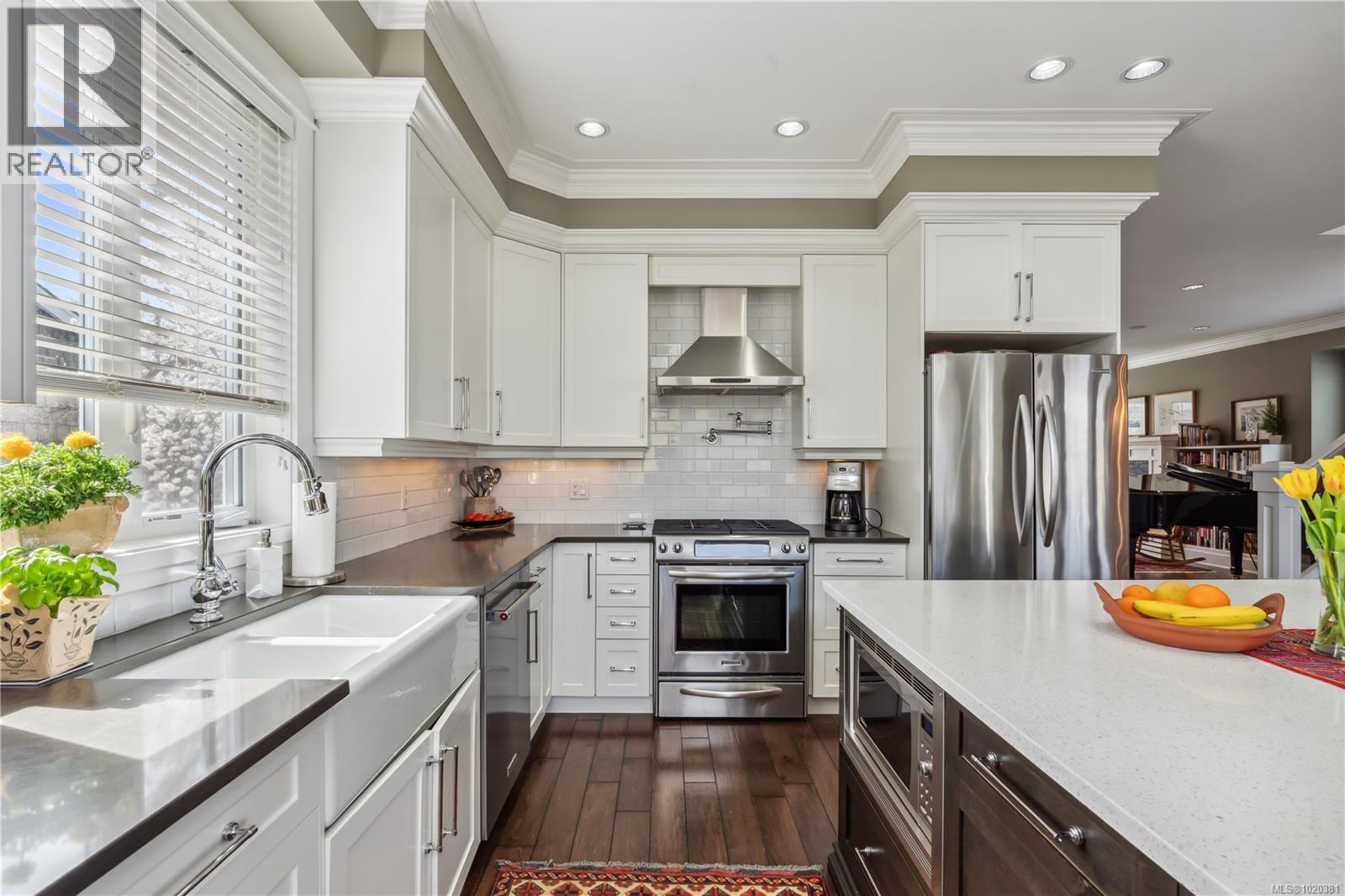 2443 Florence St, Oak Bay