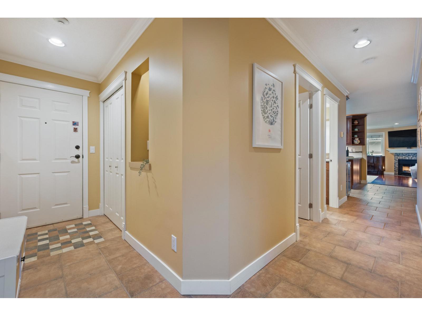 307 15941 MARINE DRIVE, White Rock