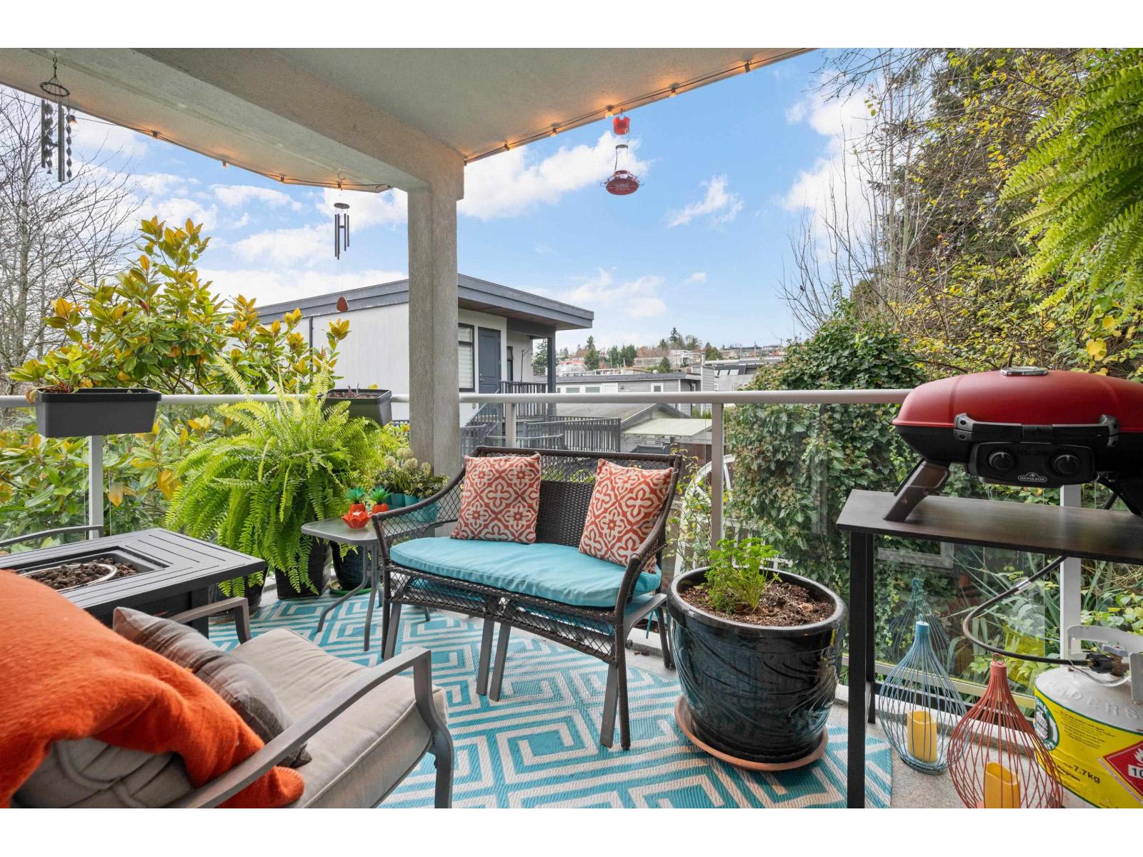 307 15941 MARINE DRIVE, White Rock
