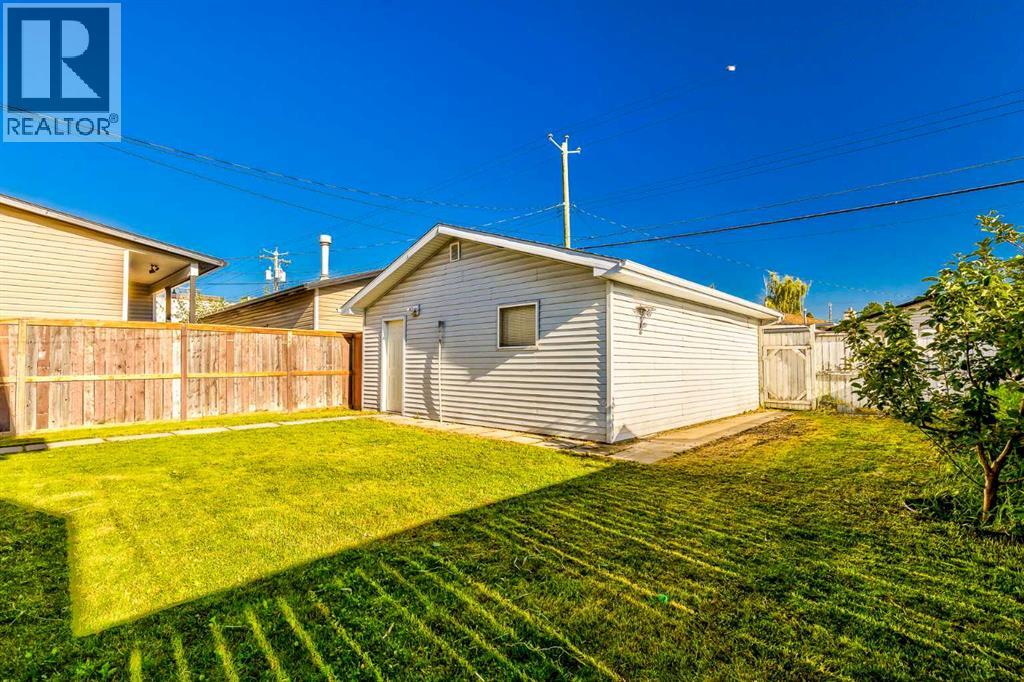 Single Family House Bi-level for Sale in  Marlborough Drive NE Marlborough Calgary 