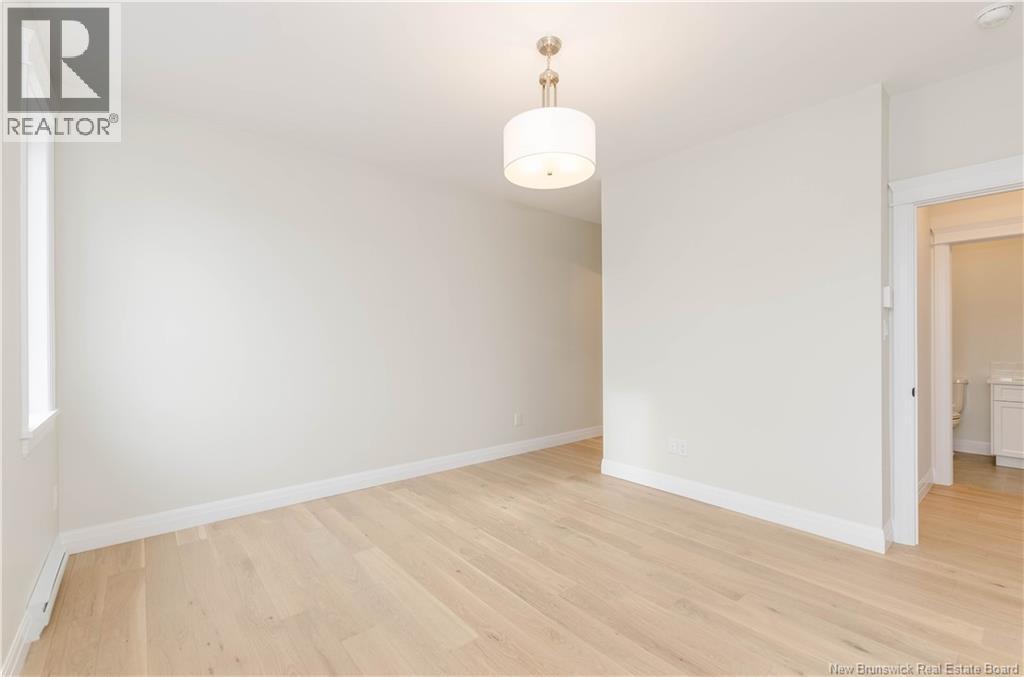 546 ROYAL OAKS BOULEVARD - Image 33