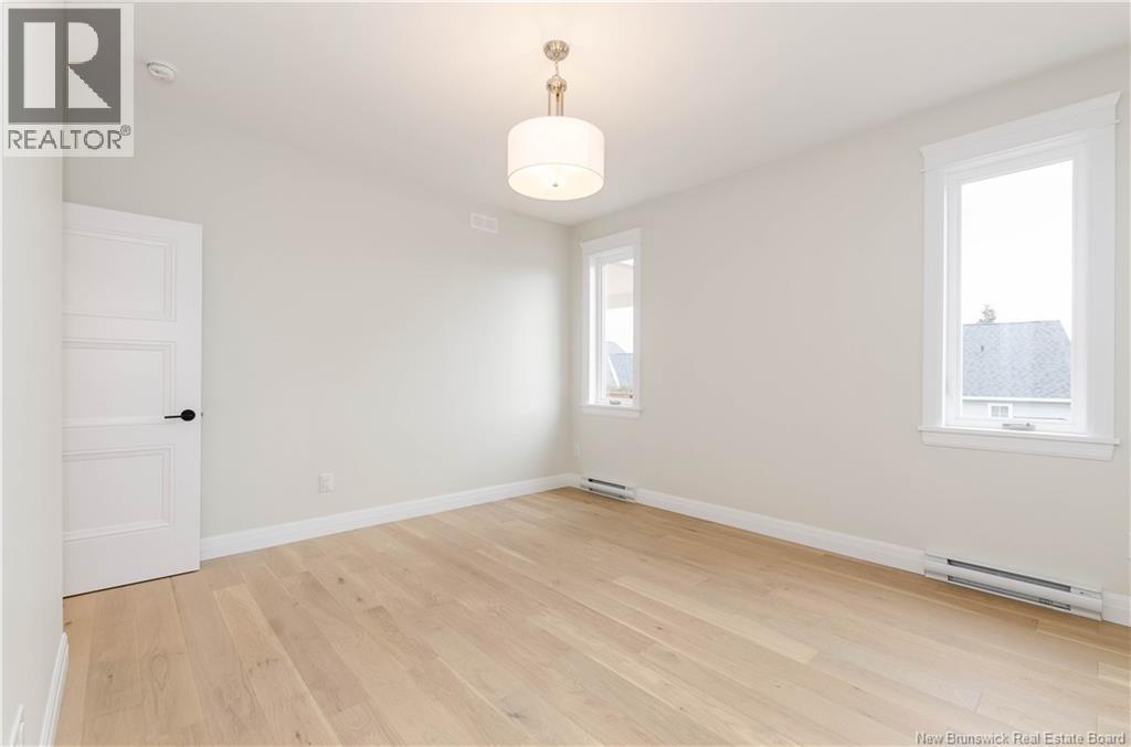 546 ROYAL OAKS BOULEVARD - 35