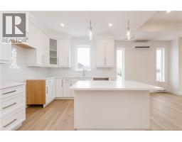 546 Royal Oaks Boulevard, photo 17