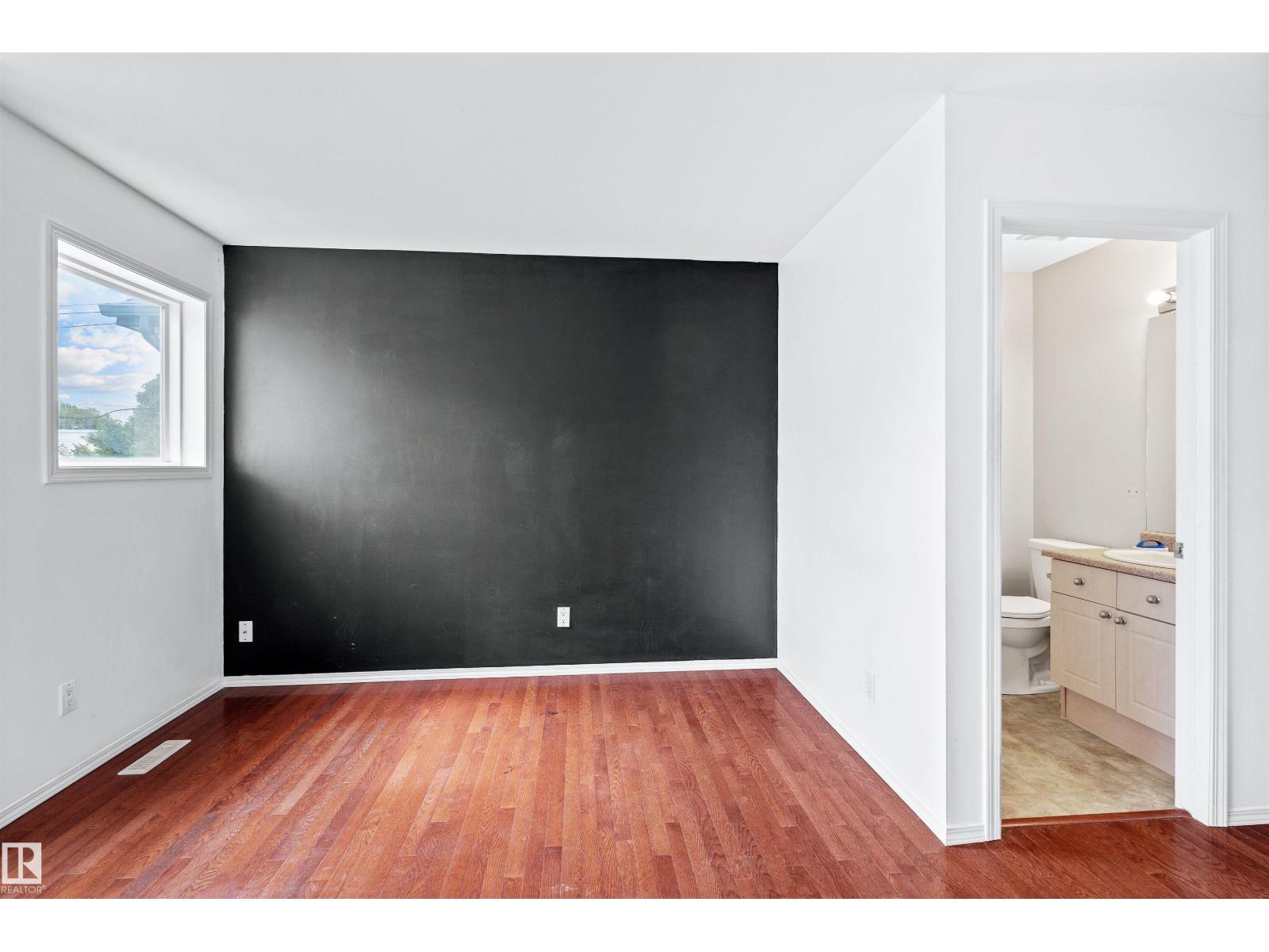 10516 108 AV NW, Edmonton