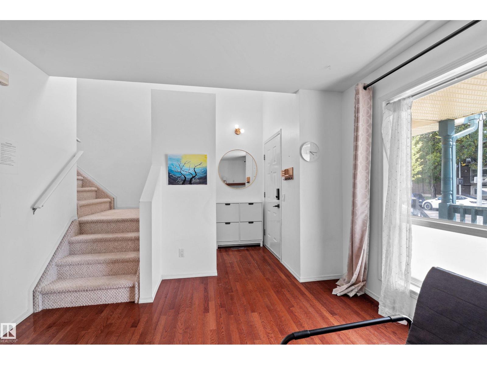 10516 108 AV NW, Edmonton