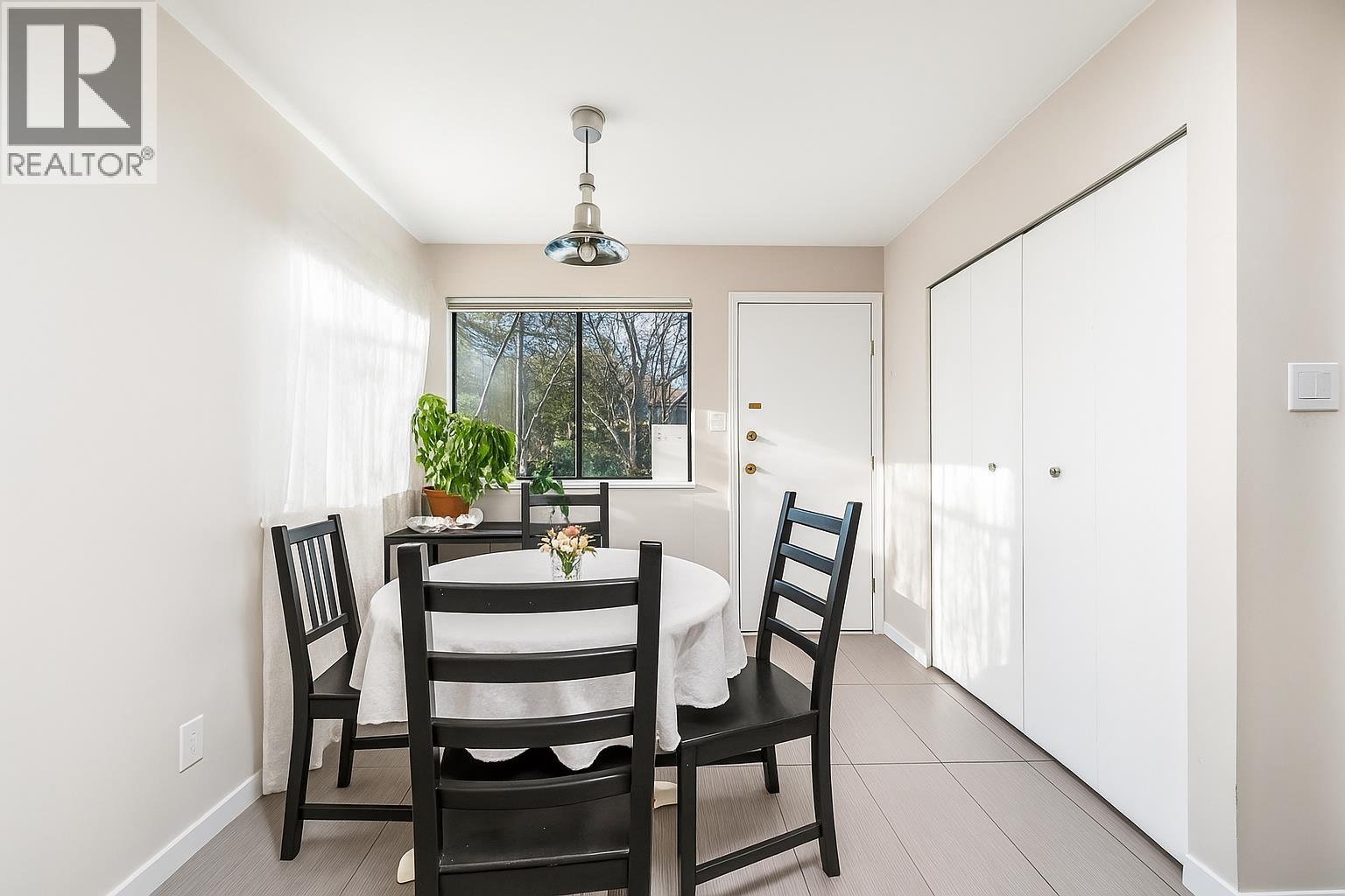 3003 SUNNYHURST ROAD, North Vancouver