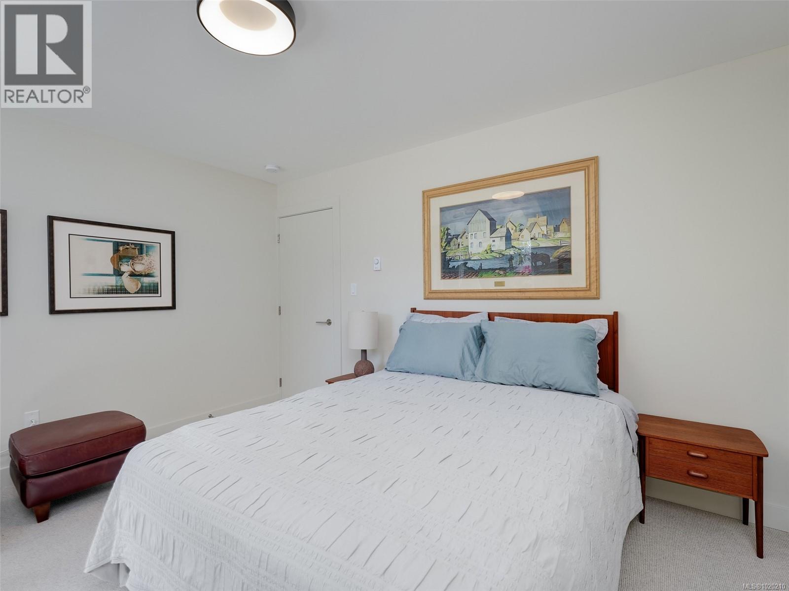 603 2829 Arbutus Rd, Saanich