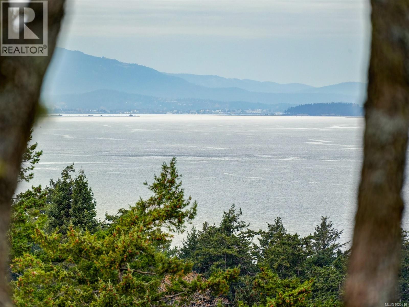 603 2829 Arbutus Rd, Saanich