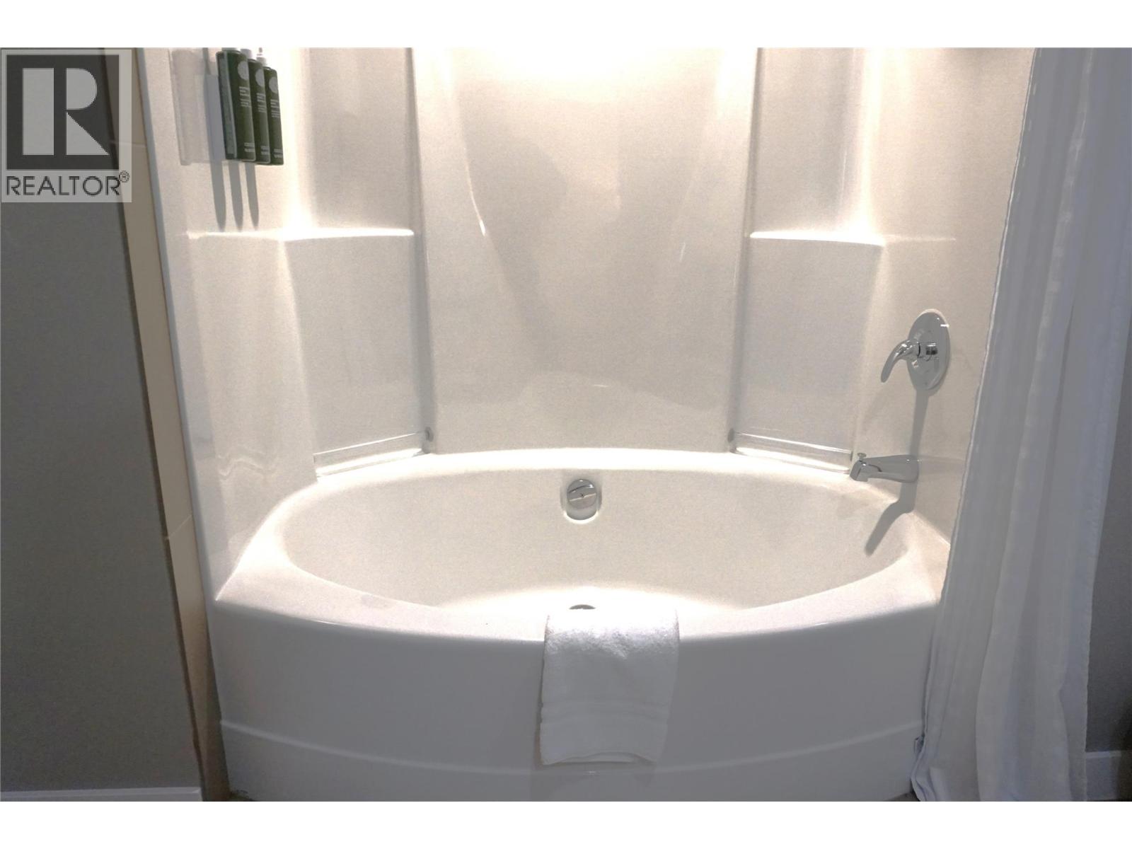 900 BIGHORN Boulevard Unit# 914, Radium Hot Springs