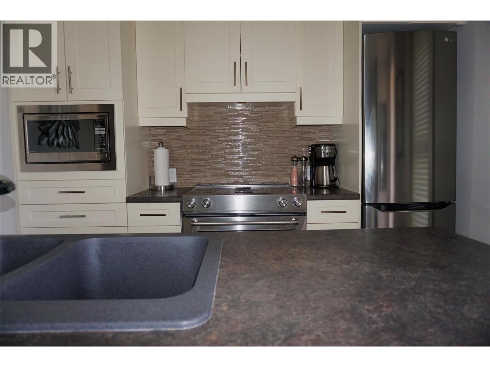 900 BIGHORN Boulevard Unit# 914, Radium Hot Springs