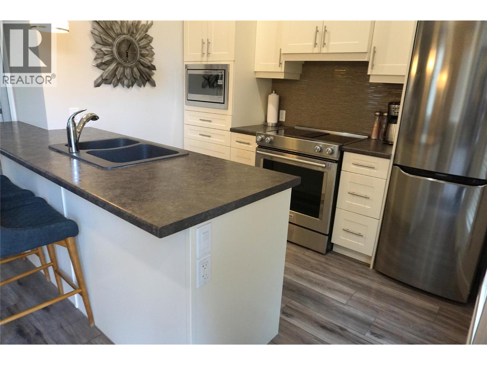 900 BIGHORN Boulevard Unit# 914, Radium Hot Springs