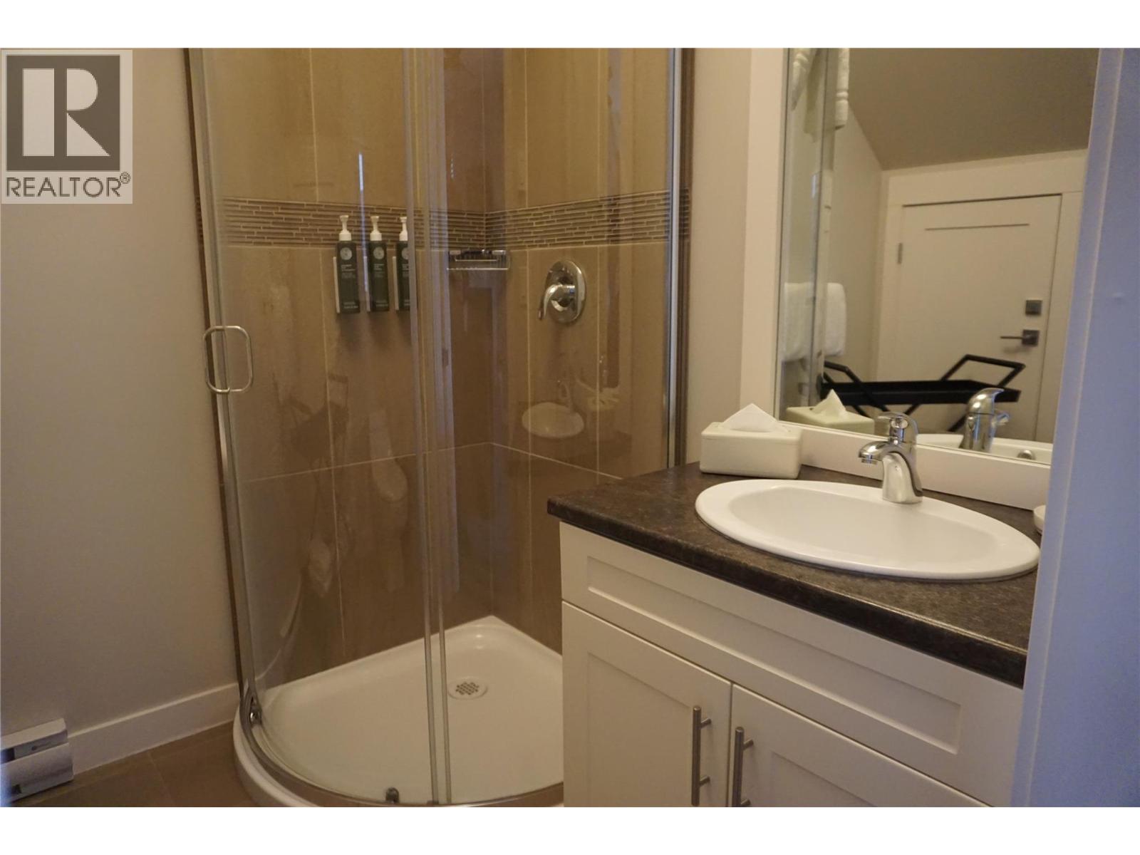 900 BIGHORN Boulevard Unit# 914, Radium Hot Springs