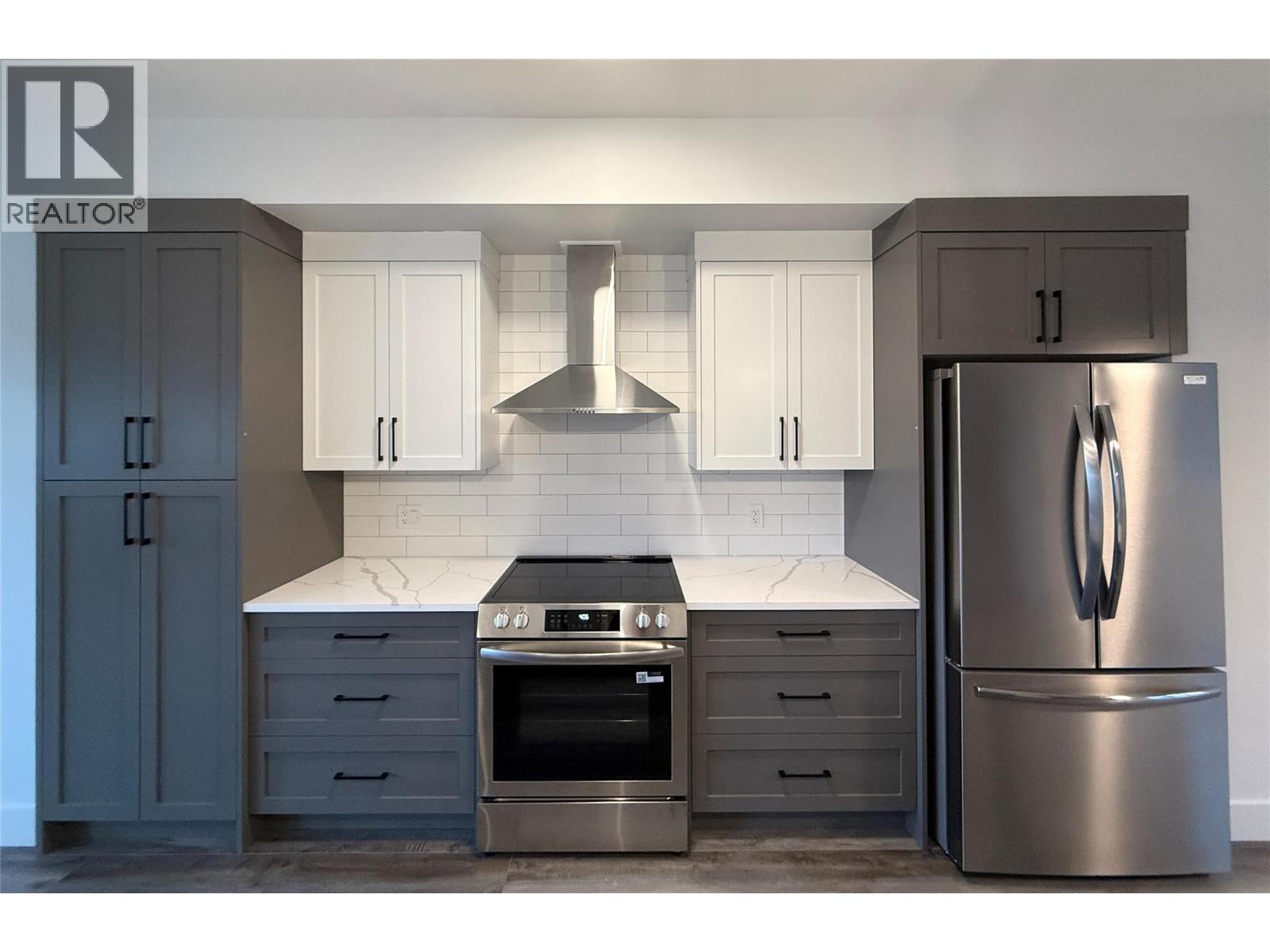 #200 70 BOUNDARY STREET - 13