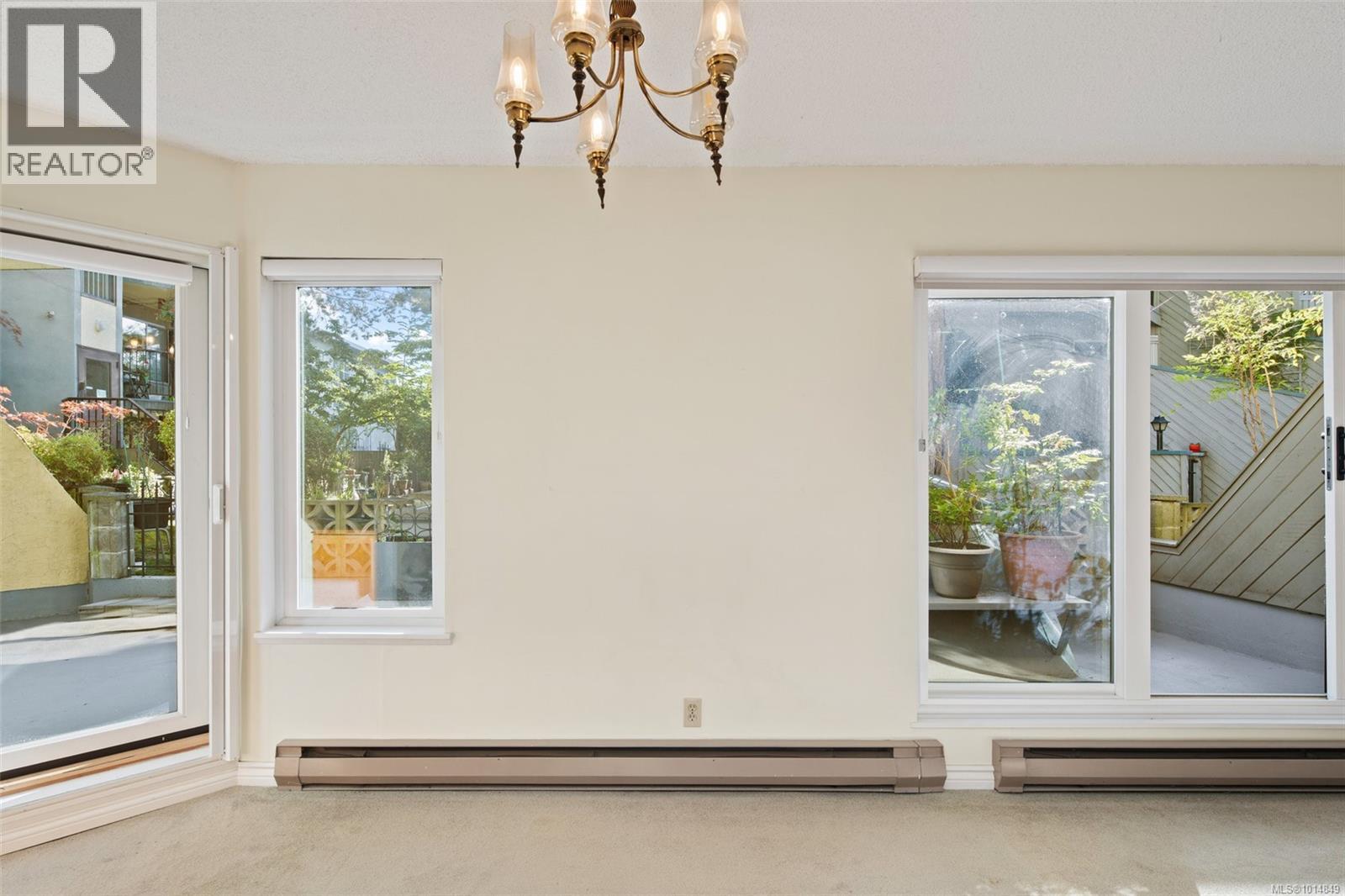 108 1149 Rockland Avenue, Victoria