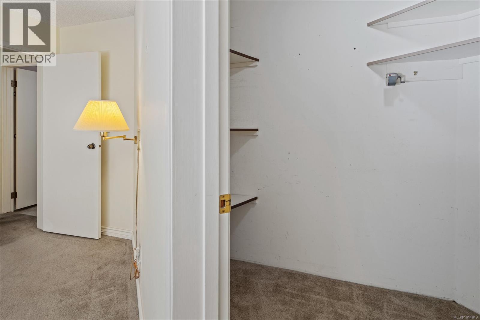 108 1149 Rockland Avenue, Victoria