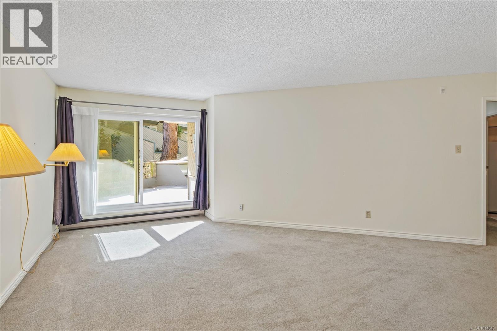 108 1149 Rockland Avenue, Victoria