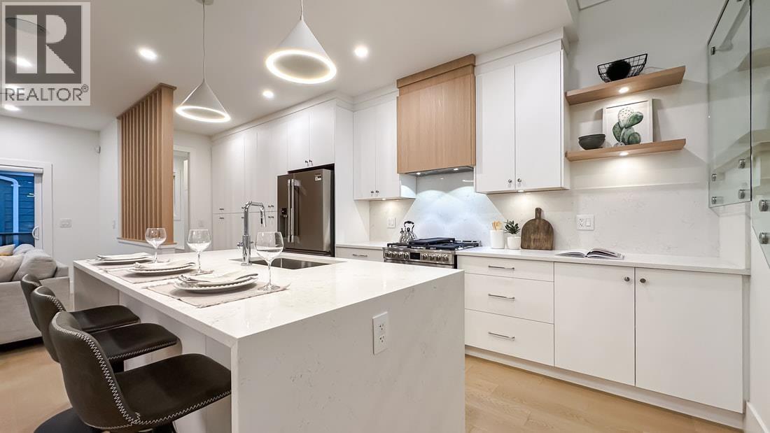 3927 FOREST STREET, Burnaby