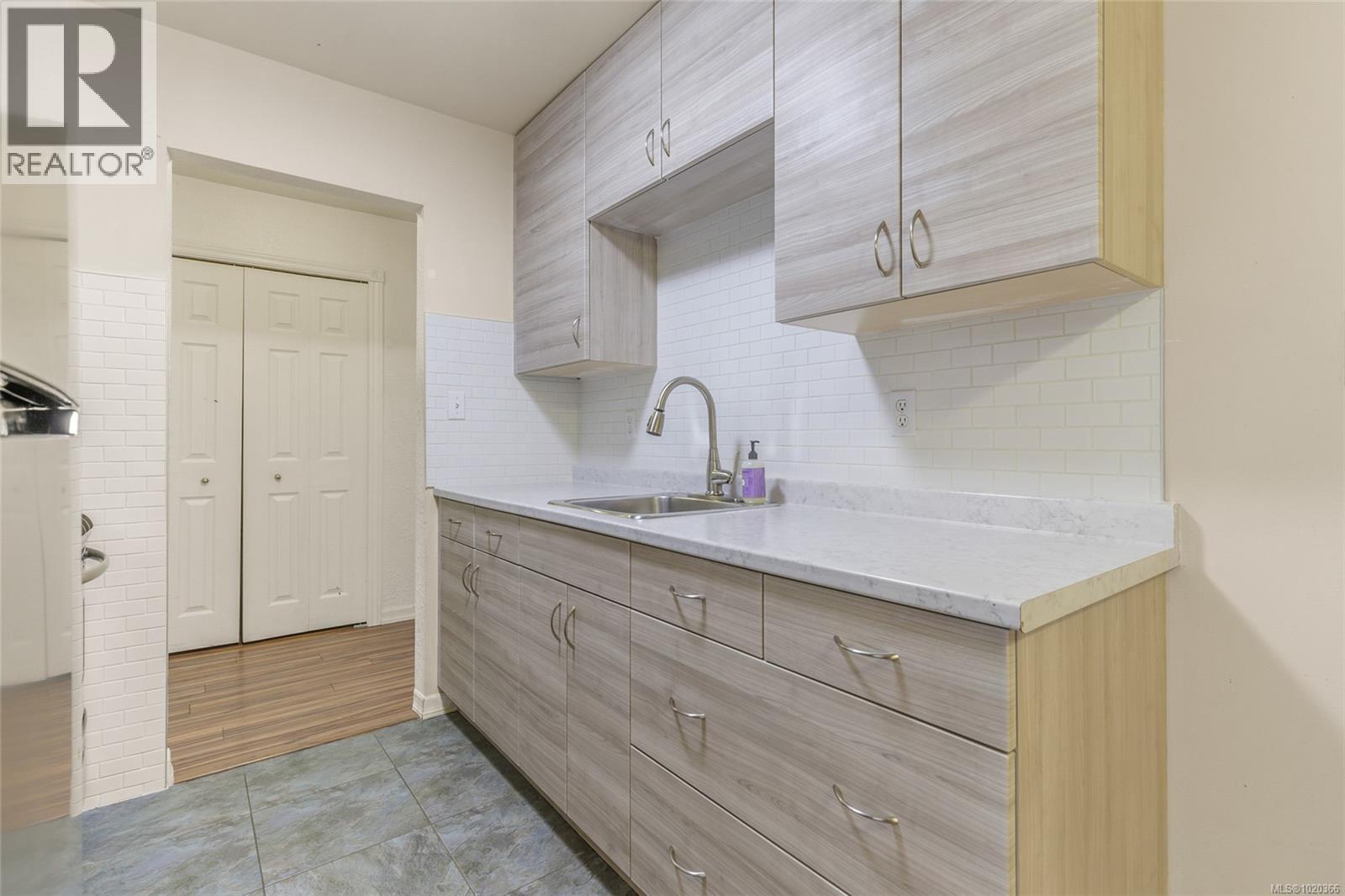 407 1187 Seafield Cres, Nanaimo