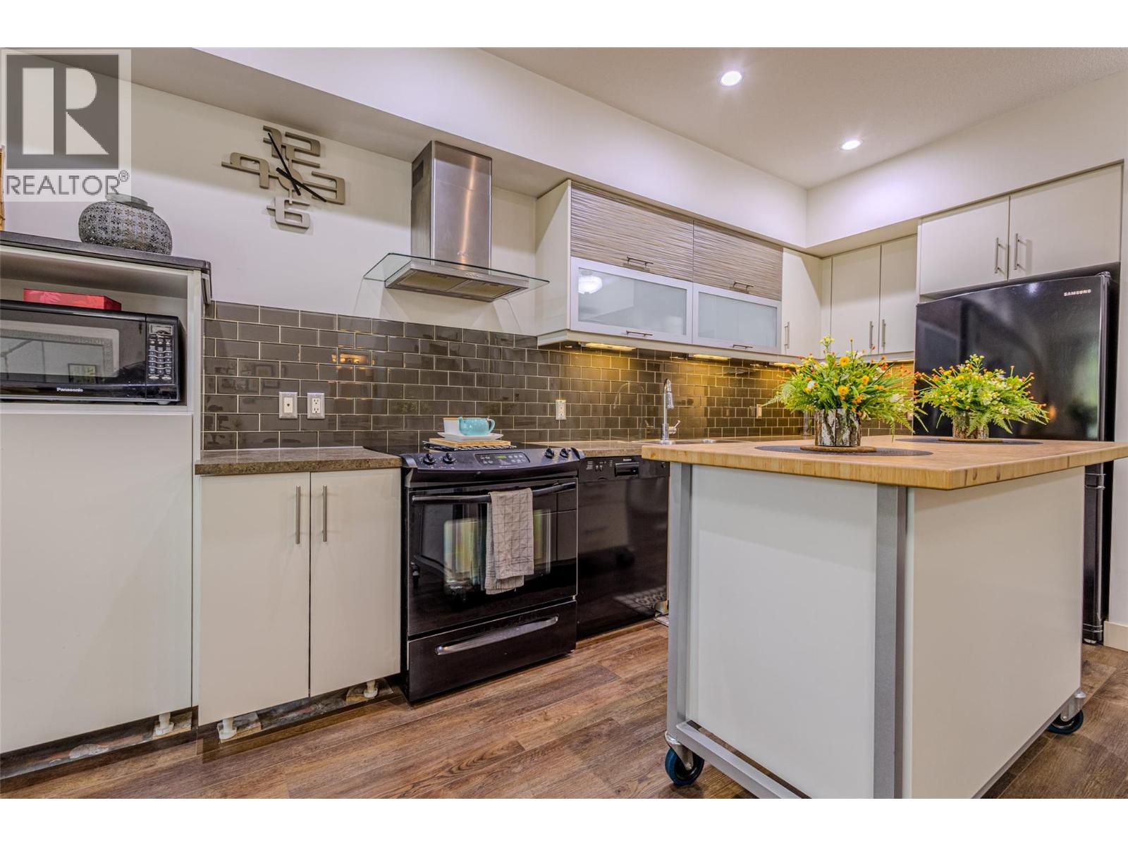 106 700 Martin Avenue, Kelowna