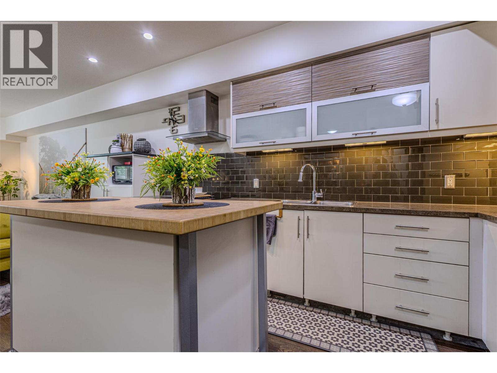 106 700 Martin Avenue, Kelowna