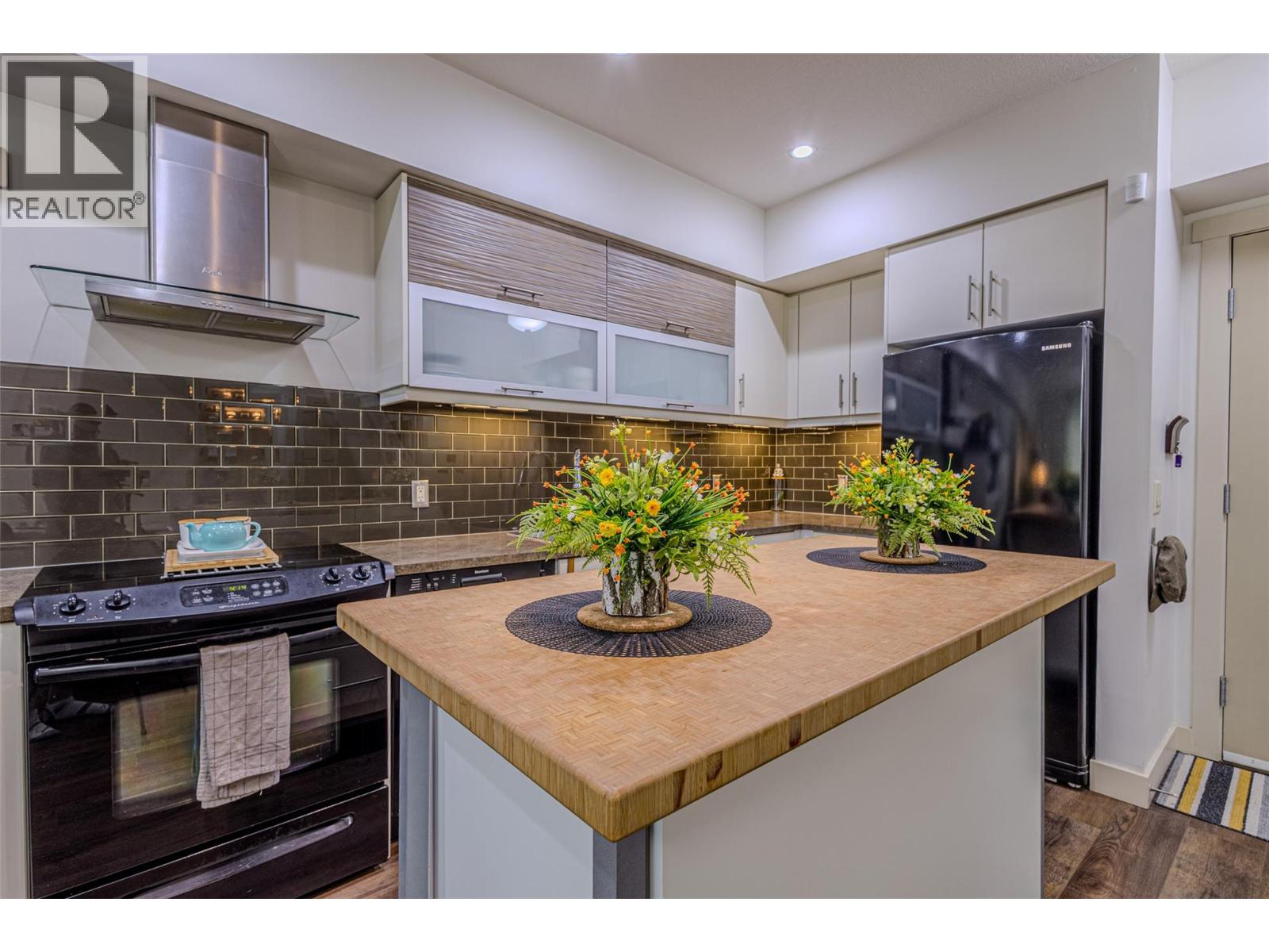 106 700 Martin Avenue, Kelowna