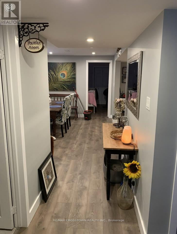 Multi-family House Bungalow for Sale in BASEMENT   FERGUSON DRIVE Barrie (Northwest) 