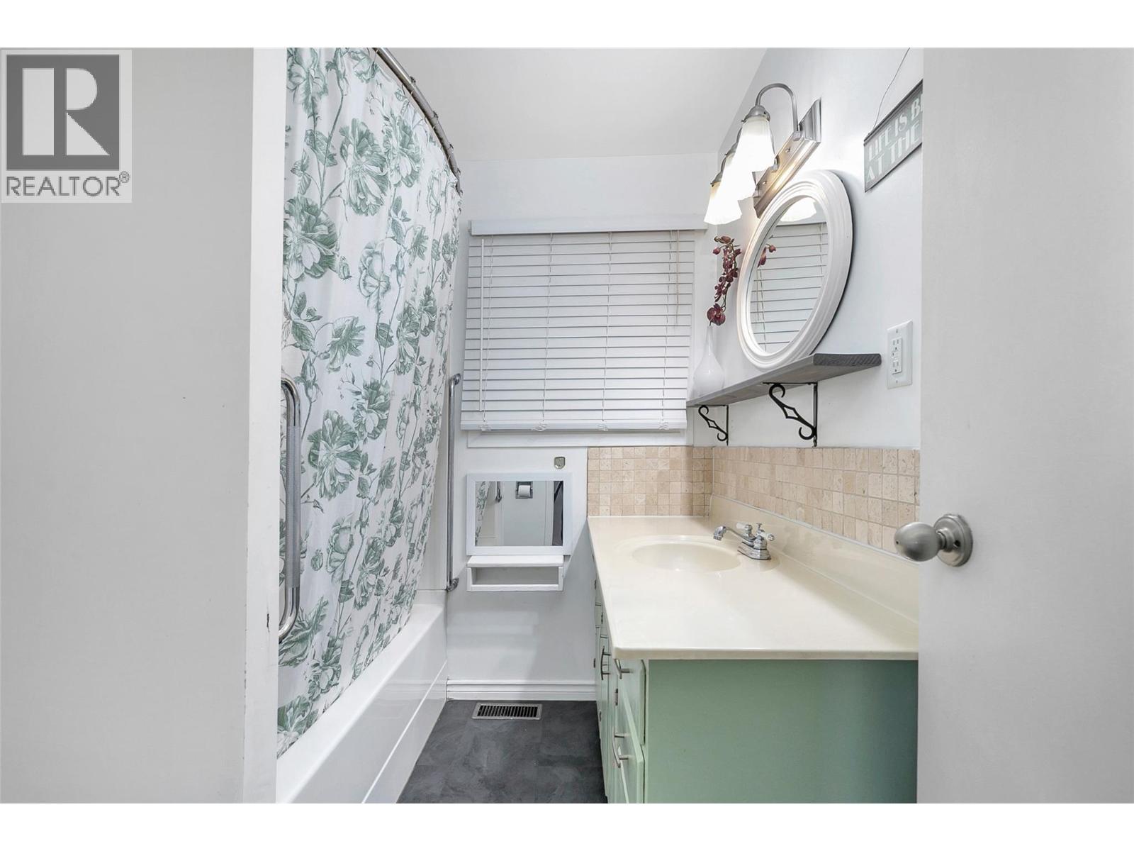  4142 San Clemente Avenue, Peachland