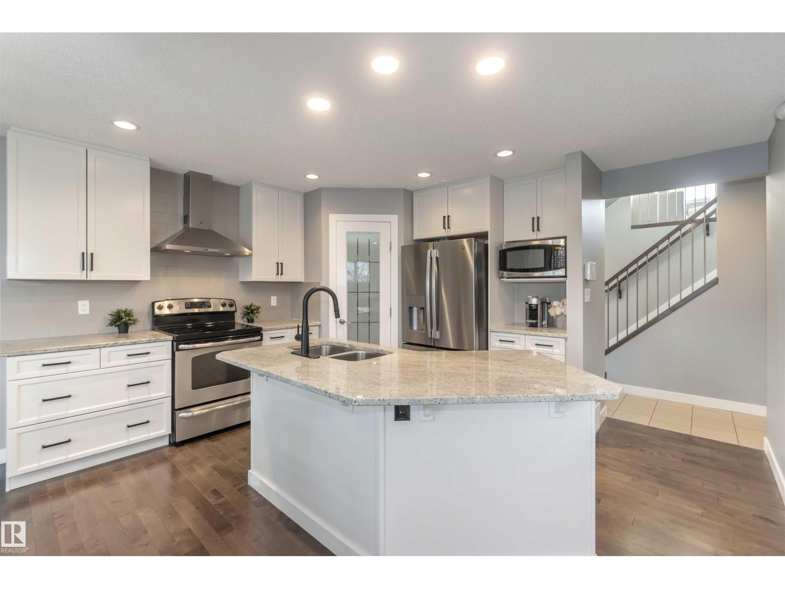 8306 180A AV NW, Edmonton